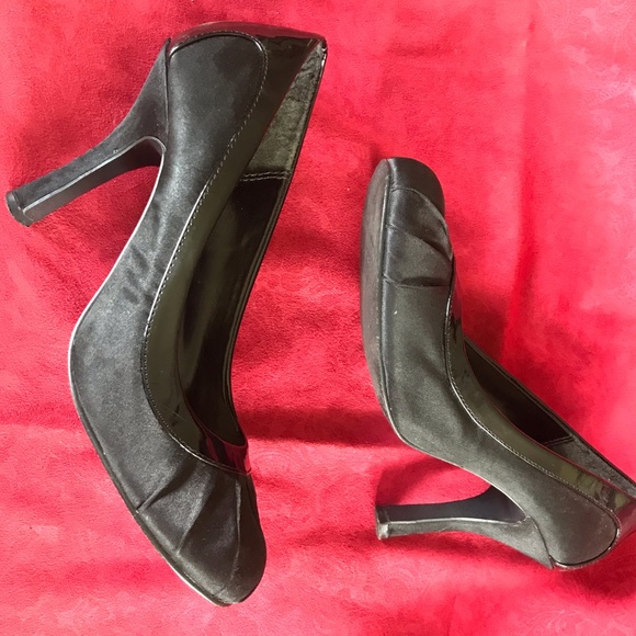 Pulse black satin and Patton leather heels Size 9 - Picture 4 of 7